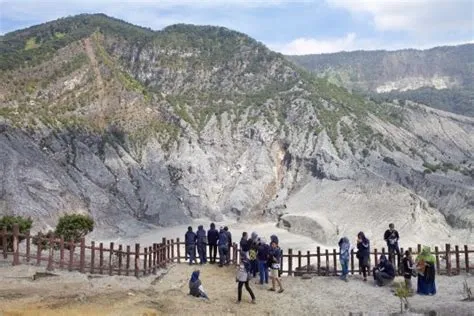  “The Story of Tangkuban Perahu” - A Legendary Tale Of Love, Loss, And Volcanic Wrath